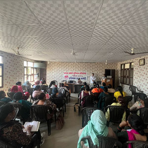 ASHA workers in Haryana’s Rohtak attend a workshop on heat risks run by the Indian NGO HeatWatch in March, 2025. Source: HeatWatch